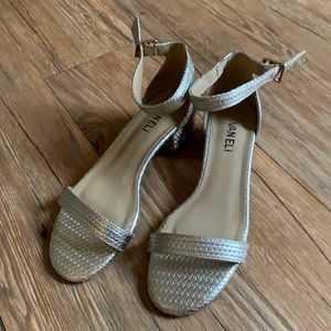 NWT Vaneli Metallic Kitten Heeled Sandals